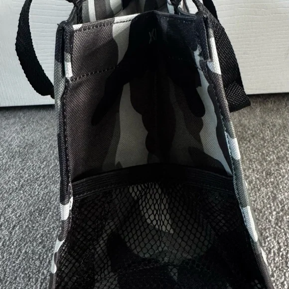 Thirty-One Camo Insulated Utility Tote Lunch Bag 12x8x6 - Picture 2 of 4